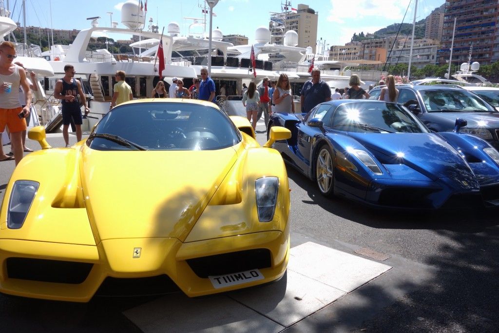 Zwei Ferrari Enzo in Monaco