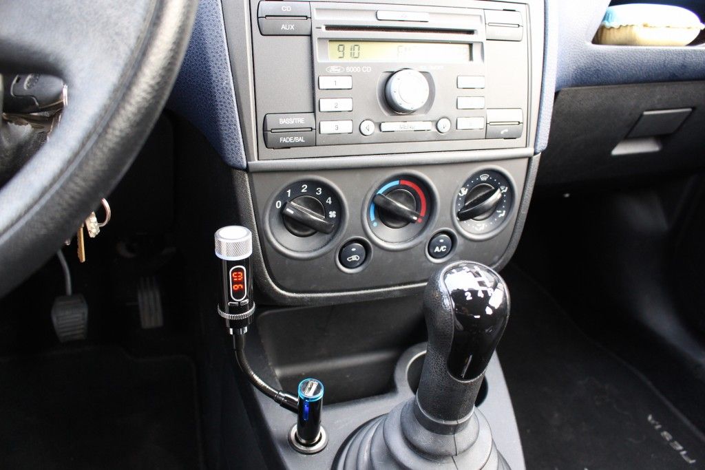 FM-Transmitter Mpow Streambot Y Ford Fiesta 2006