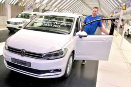 Erster neuer Touran läuft vom Band 11 der-Autotester