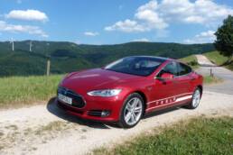 Tesla: Zum Batterietausch auf die Bühne 20 der-Autotester