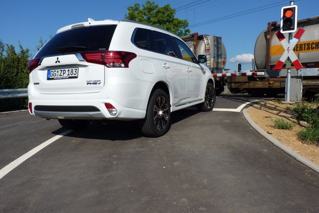 Mitsubishi Outlander Plug-in Hybrid Heckleuchte 2015