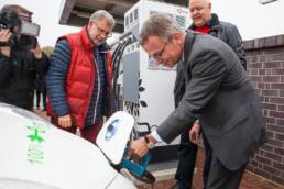 Nissan nimmt Schnellladestation an der A24 Berlin-Hamburg in Betrieb 2 der-Autotester