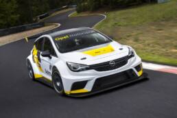 Opel stellt neuen 330 PS starken Tourenwagen vor 19 der-Autotester