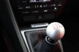 Der Handschalter stirbt aus 2 Honda Civic Type R 2015 Handschaltung Schaltknauf