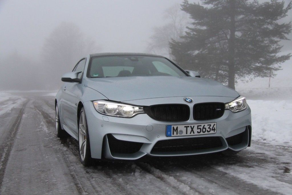 BMW M4 2016 Front Schnee