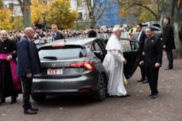 In Malmö fuhr der Papst in einem Fiat Tipo vor 7 der-Autotester