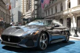 Maserati posiert bei den Brokern 8 der-Autotester