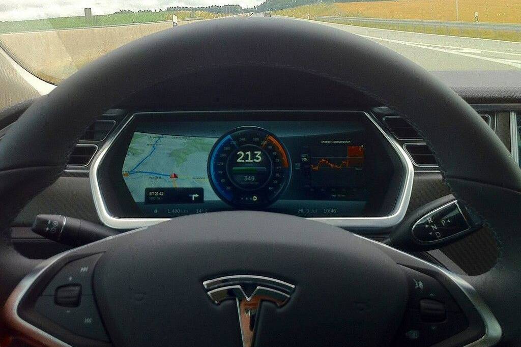 Tesla mit Autopilot