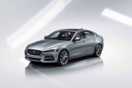 Jaguar_XE_2020