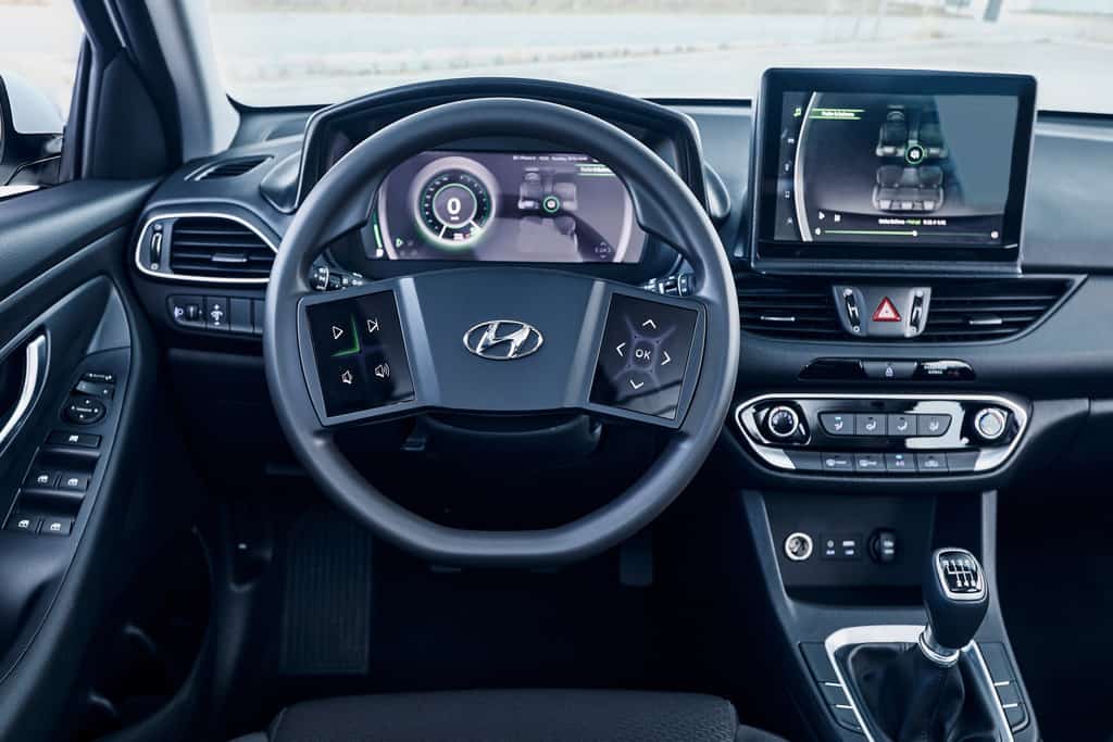 Hyundai hat seine Idee eines virtuellen Cockpits in einen i30 implantiert.