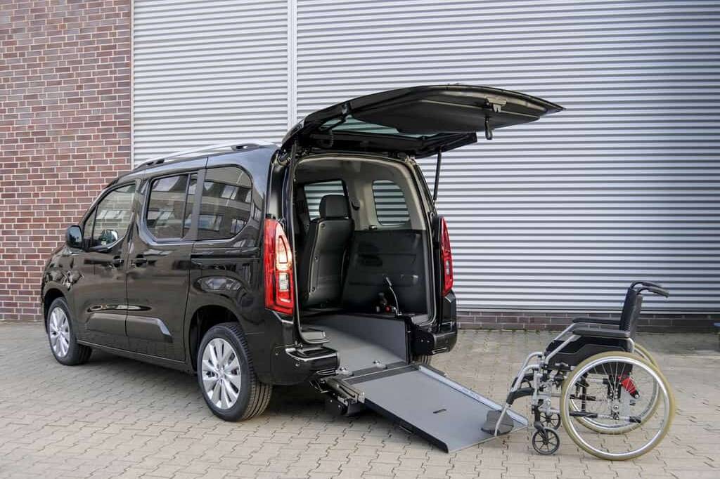Opel Combo Life mit Rollstuhlumbau von AMF-Bruns.