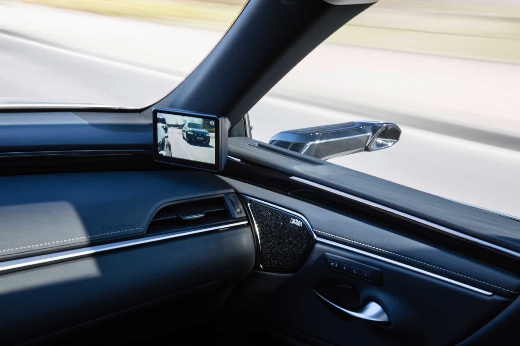 Lexus mit digitalen Außenspiegeln