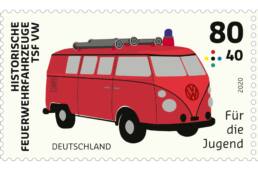 Der Bulli T1 als Feuerwehrfahrzeug schmückt eine von drei neuen Sonderpostwertzeichen.