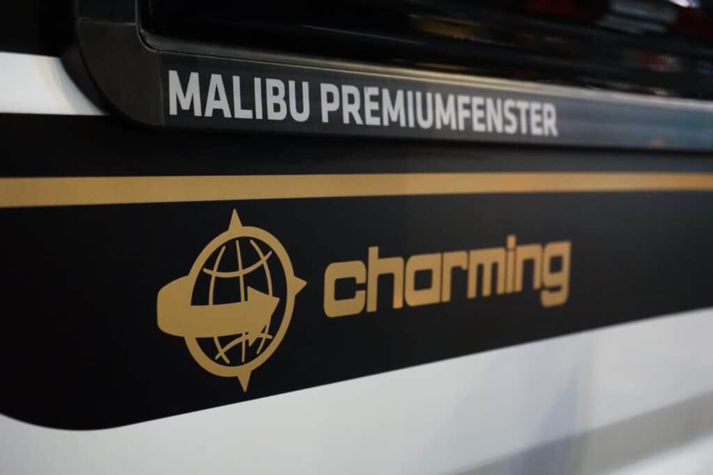 Malibu Van Family-for-4 mit GT Skyview - Malibu News 2021 - Malibu 640 Charming Coupé
