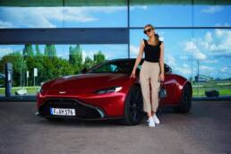 (2020) Aston Martin Vantage 4.0 V8 - Der Brite mit der AMG Power 9 (2020) Aston Martin Vantage 4.0 V8 , NinaCarMaria