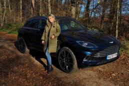 Erstes Aston Martin SUV mit unglaublichen 550 PS, NinaCarMaria