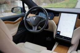 Tesla hat ein Problem mit dem Display 7 Tesla Model X Innenraum