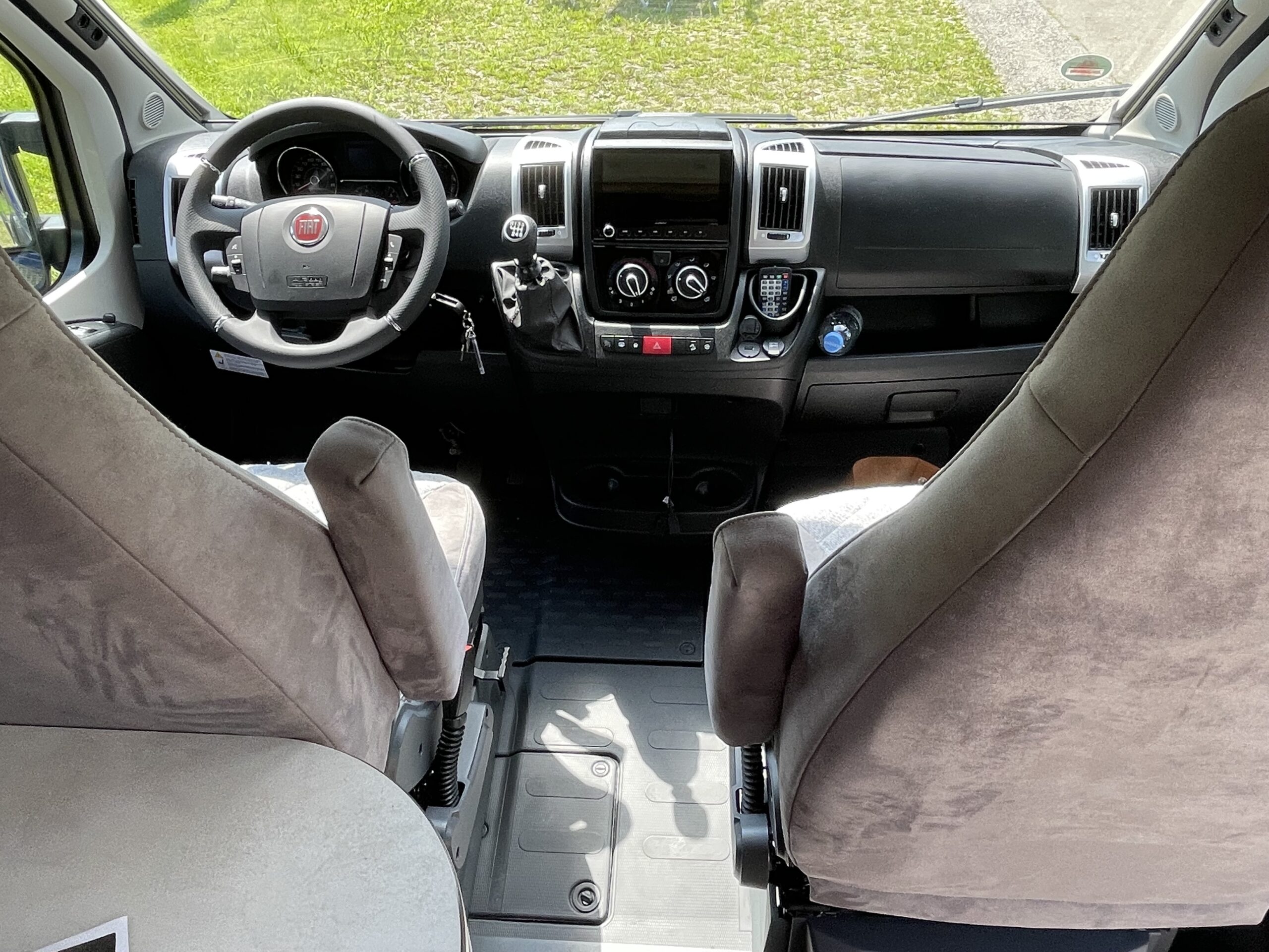 (2022) Carado Edition15 CV 640 - Camper Van mit dem Aufstelldach ab