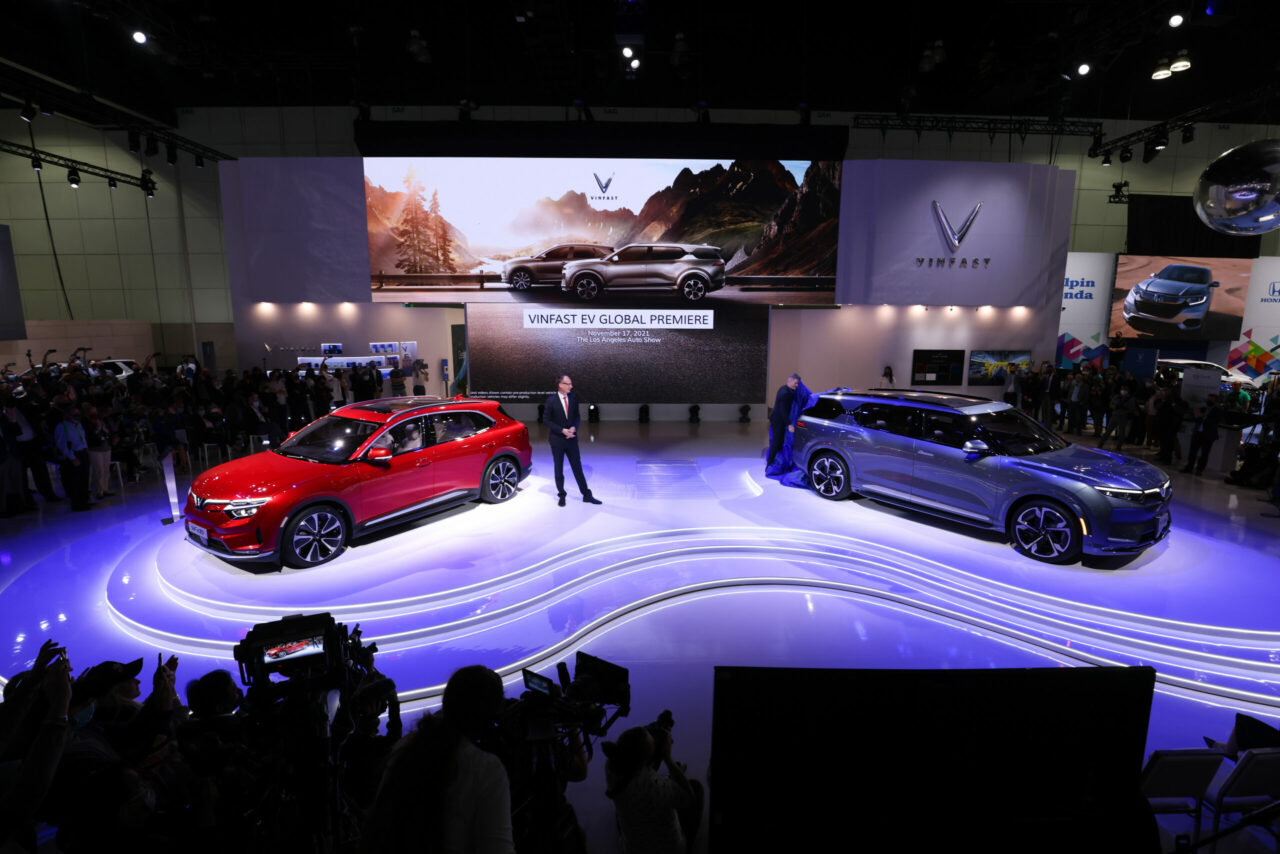 VinFast mit 2 elektrische SUV-Modelle VF e35 und VF e36 auf Auto Show in LA