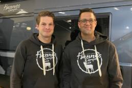 Tim Aster und Robert Meschede von Hannes Camper