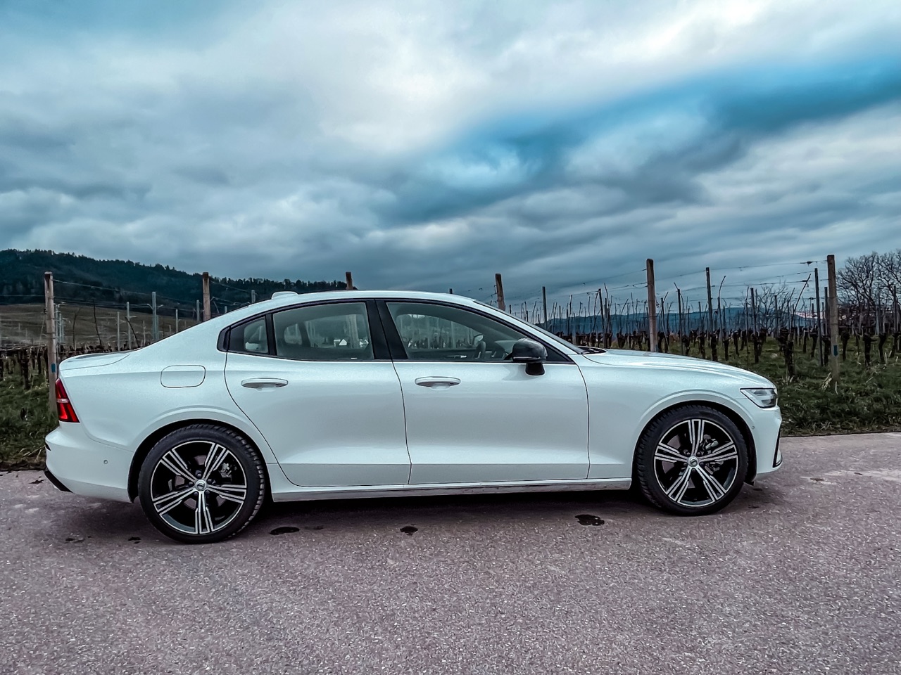 Volvo S60 T8 Recharge Ultimate (2023) - Klassische Sport-Limousine mit modernem Antrieb