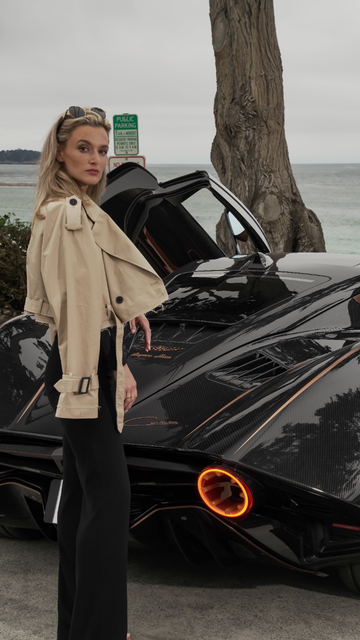 Nina im Hispano Suiza bei der Monterey Car Week