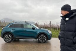 Fiat 600e La Prime (2024) in der Farbe sea of Italy