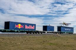 Wer landet bitte auf einem fahrenden Zug?! 4 rimac-hypercars-and-engineering-help-red-bull-athlete-dario-costa-deliver-a-world